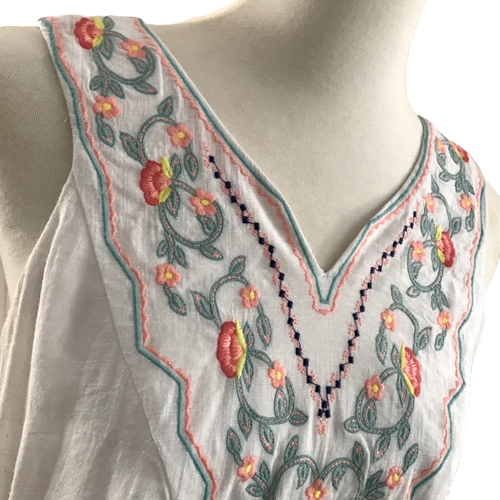 Luxology sleeveless gauzy embroidered dress